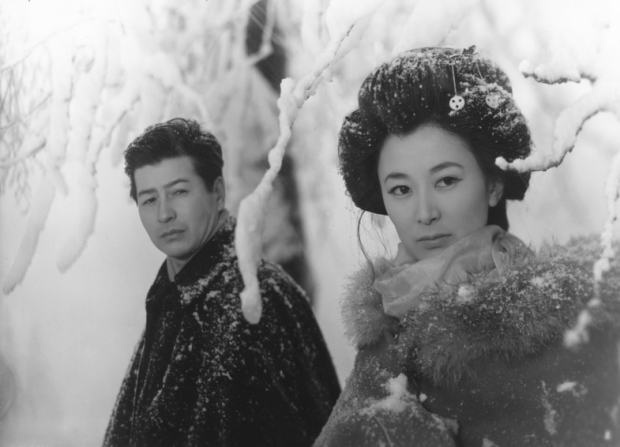 Ryô Ikebe and Keiko Kishi in Snow Country (1957)