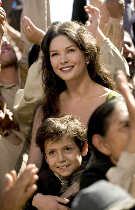 Catherine Zeta-Jones and Adrian Alonso in The Legend of Zorro (2005)