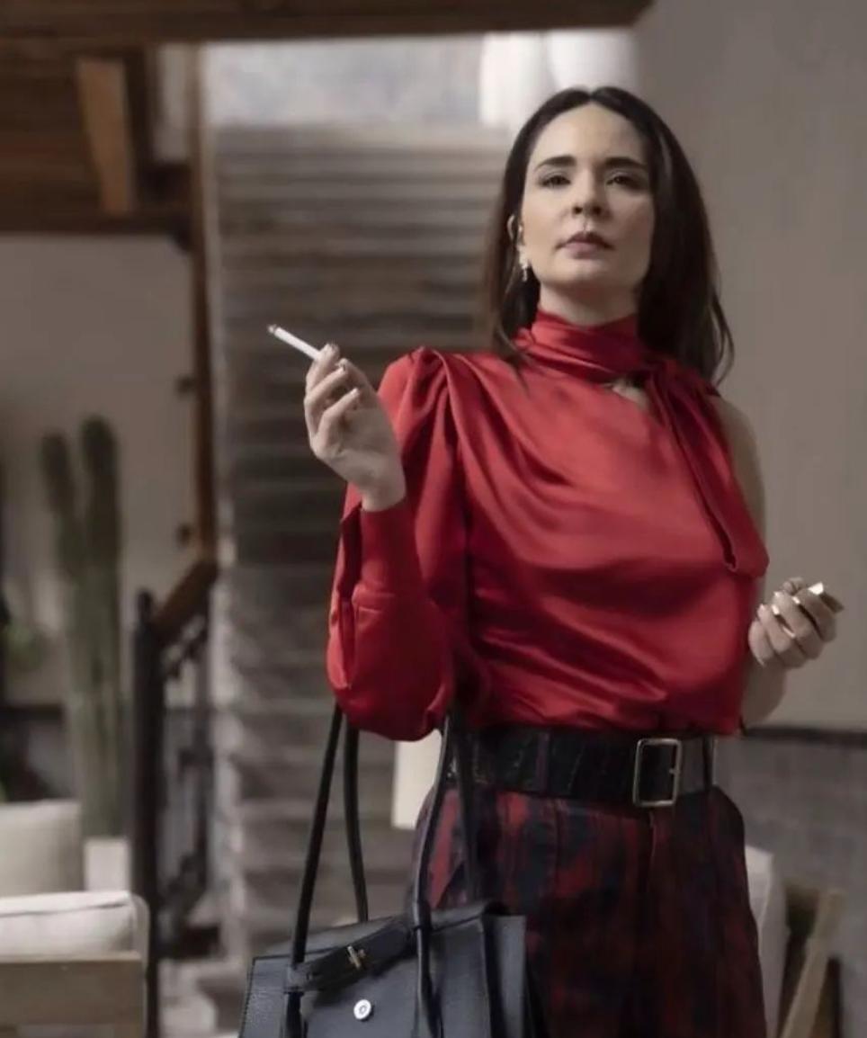 Adriana Louvier in La Mujer del Diablo (2022)