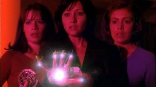 Alyssa Milano, Holly Marie Combs, and Shannen Doherty in Charmed (1998)