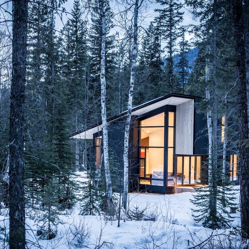 31 Romantic Cabin Getaways to Book This Winter