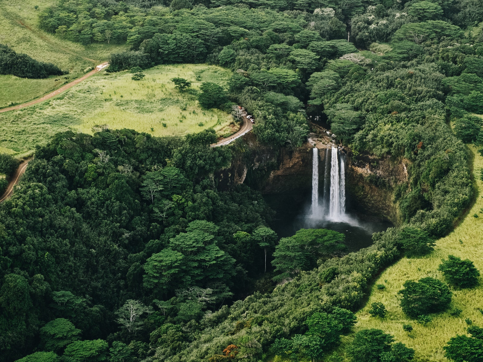 8 Waterfalls in the U.S. Worth Traveling For