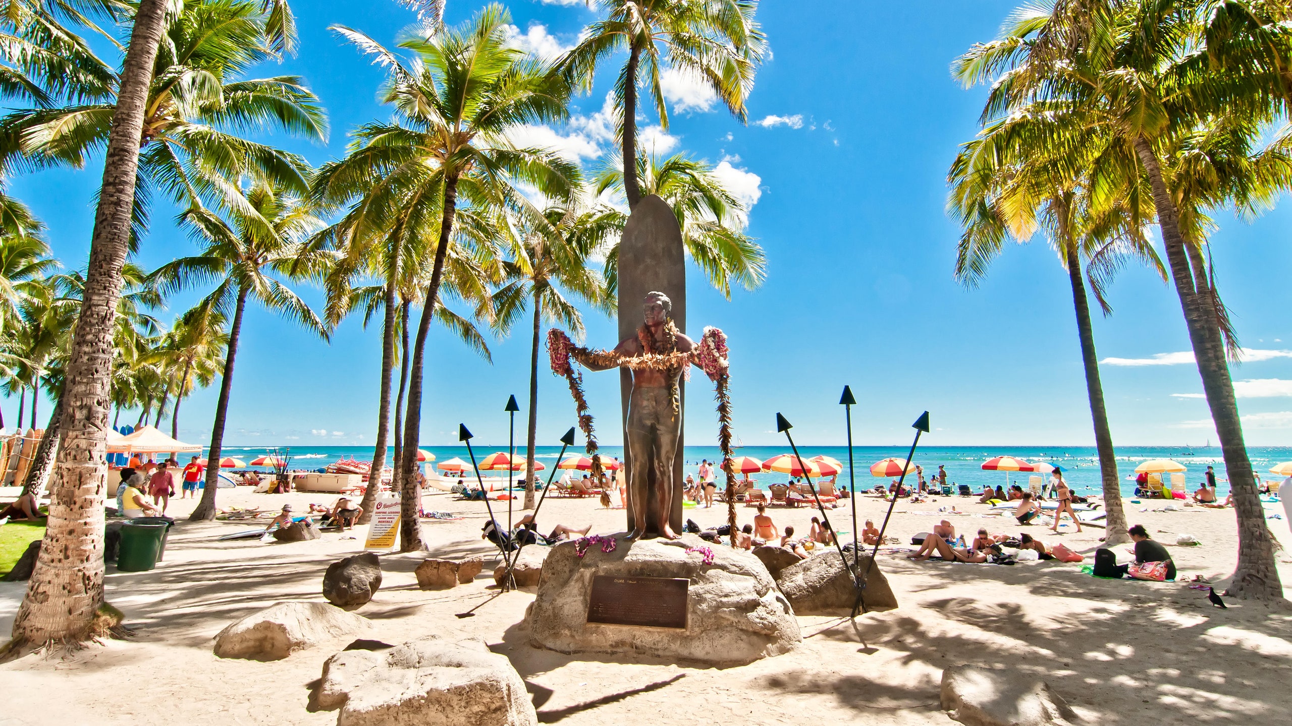 Duke Paoa Kahanamoku Statue. Waikiki Honolulu Hawaii