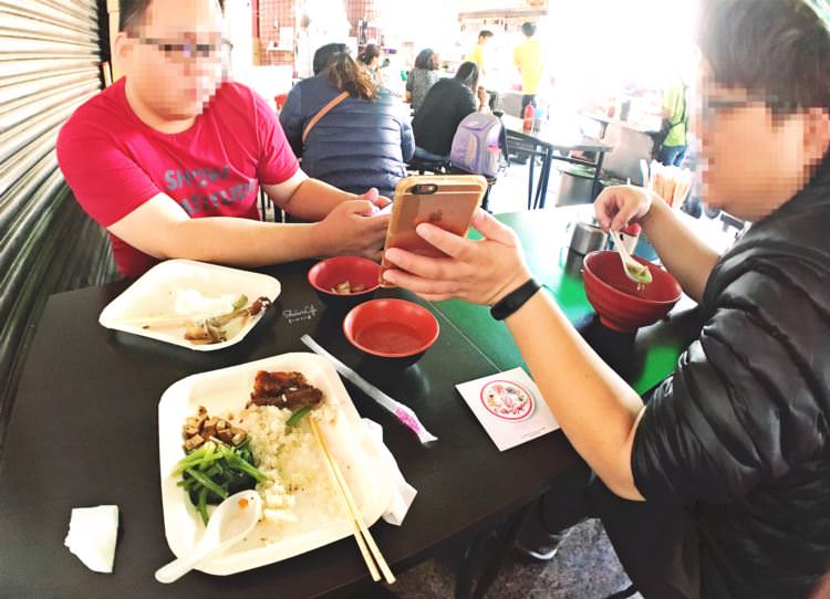 台中西區美食【豐原肉排/排骨麵/肉排飯】向上市場均一價90元便當！10道主菜自由選！