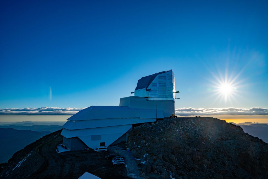 AURA entrega fondo inicial de US$900 mil para aportar al desarrollo de la astronomía en Chile