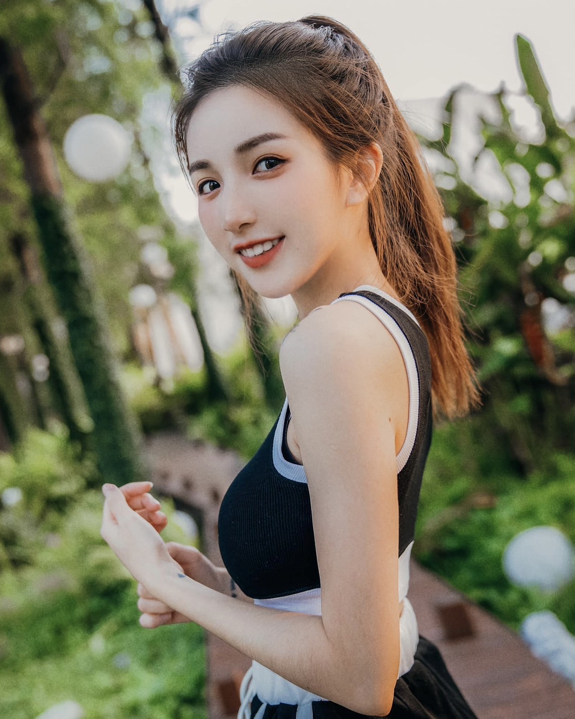 Dora 小葳葳