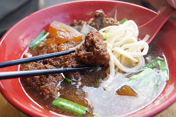 金山美食推薦-飄香50年的"121排骨麵泡菜麵"金山美食推薦-飄香50年的"121排骨麵泡菜麵"