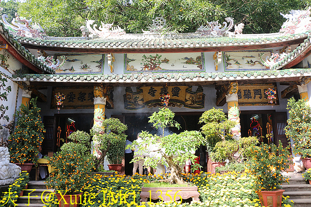 五行山 山不在高 有仙則靈 寺院藏身岩洞中