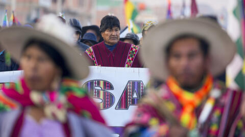 O ex-presidente Evo Morales e seus apoiadores chegam a La Paz em 23 de setembro, após uma marcha de sete dias pela Bolívia.