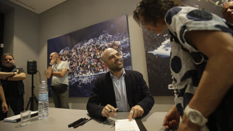 O escritor italiano Roberto Saviano na apresentação de seu livro ‘In mare non esistono taxi’, na galeria Spazio Forma, em Milão, Itália, segunda-feira, 1º de julho de 2019.