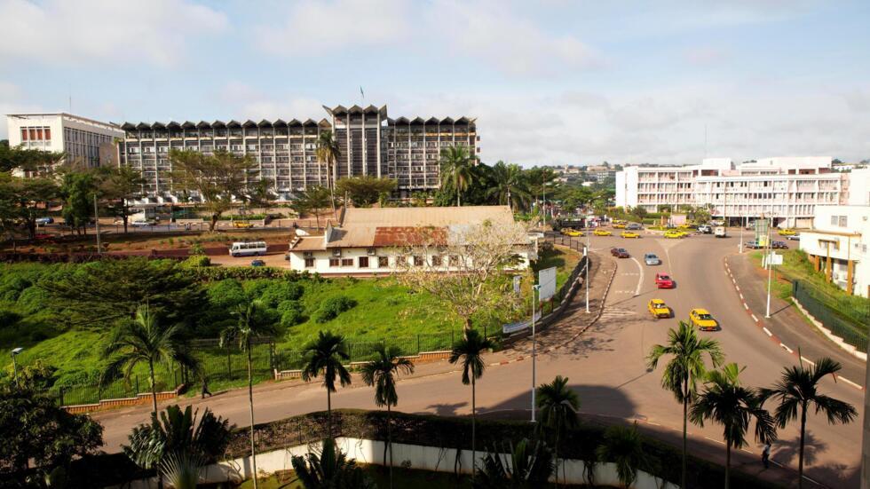 Saare Yaounde laamorgo Kamerun [natal yeru]