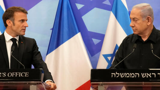 Le président français Emmanuel Macron (gauche) et le Premier ministre israélien Benyamin Netanyahu (droite) à Jérusalem, le 24 octobre 2023.