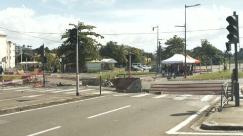 Barricada em Fort-de-France, Martinica, 17 de Setembro de 2024.