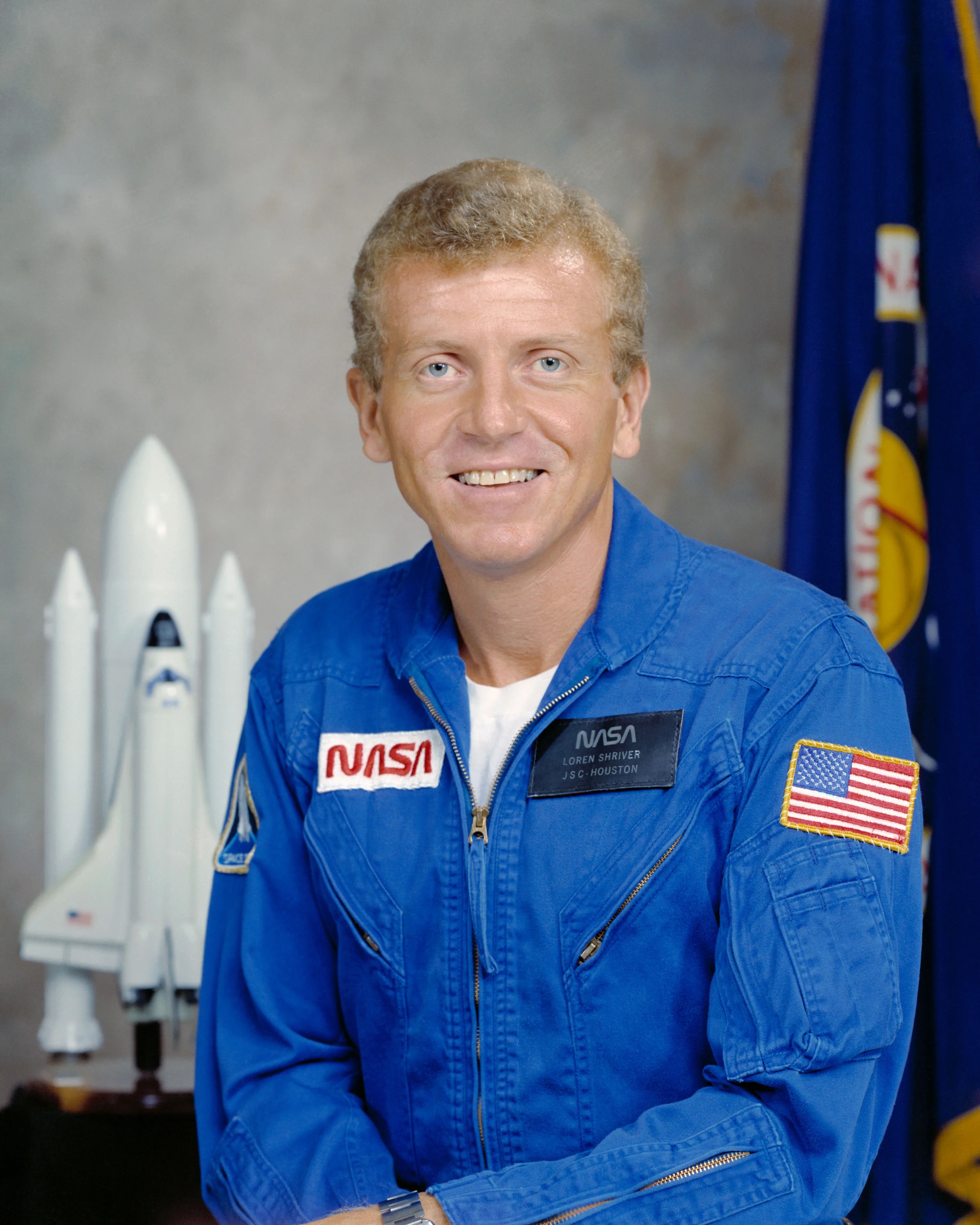 Official astronaut portrait of Loren Shriver.