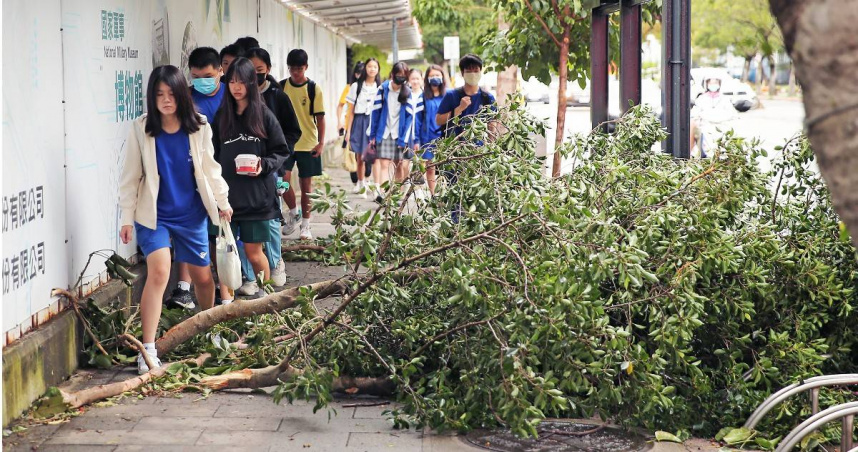 颱風過後，仍有多地停水停電。（圖／李宗明攝）