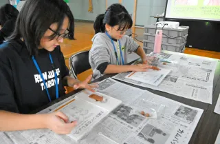 粘土こねこね　土偶できた　木古内の小中生が体験