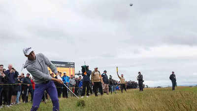 British Open: Thomas leads as Troon bares its fangs on opening day