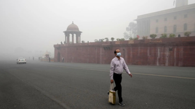 No relaxation of GRAP-4 without court's nod: Supreme Court slams Delhi government over anti-pollution curbs delay