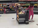 Shocking Walmart incident as girl wreaks havoc and sparks debate on disruptive behavior in public spaces