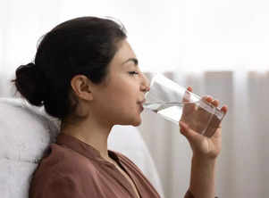 Should you drink warm or cold water on an empty stomach?