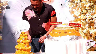 Bobby Deol celebrates 56th birthday with a fan-made Motichoor Laddoo Cake