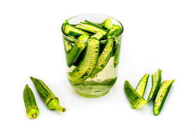 6 benefits of drinking Bhindi (Okra) water with honey on an empty stomach