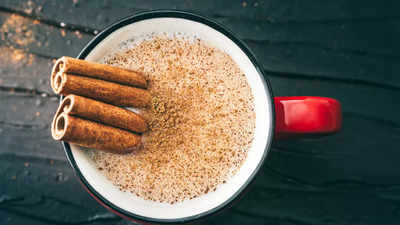 9 benefits of adding a pinch of cinnamon to milk every night