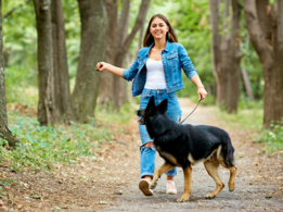 Silent walking vs. walking with earpods in: Which one is effective for mind?