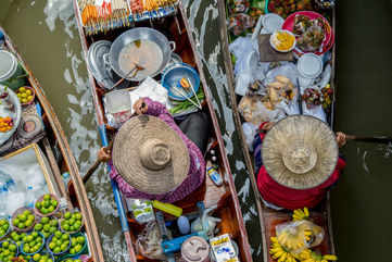 Floating markets