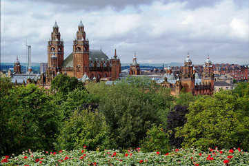 Explore Kelvingrove Museum and Art Gallery