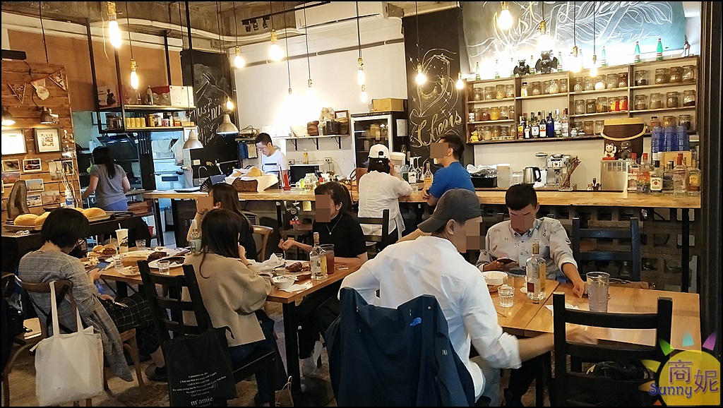 台中爆好吃異國料理。Just Diner・傑斯丹尼。美墨義式料理平日百元優惠，整塊豬肋排不到500元還免服務費CP值超高