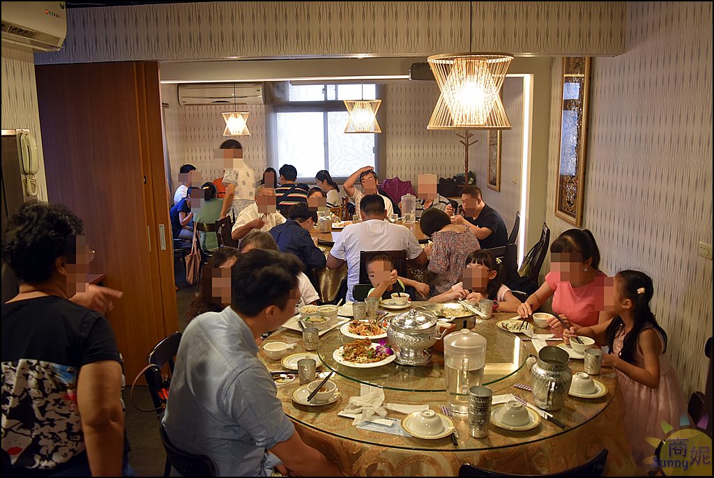 台中平價泰式料理。曼谷皇朝。高人氣尾牙聚餐地點，年菜預訂搶手想吃動作快