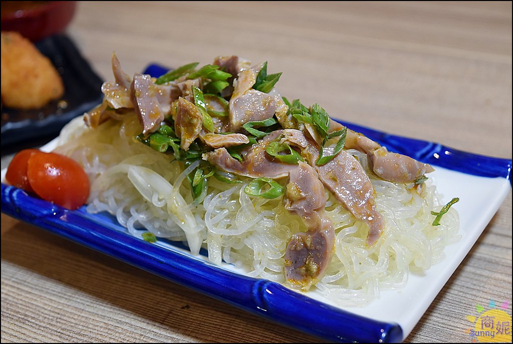 台中首見港式海南雞飯。銅鑼灣創意料理。香港廚師呈現道地港式平價美味