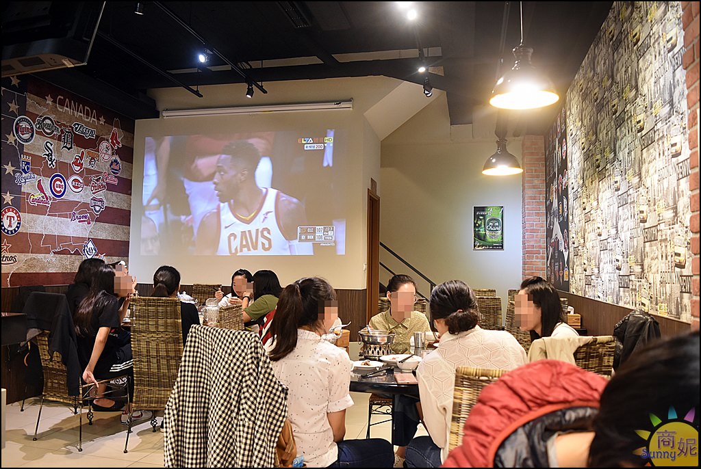 台中首見泰式餐酒館。好泰泰餐酒館。平價泰式料理搭配比利時白啤酒大螢幕看賽事特色餐酒館