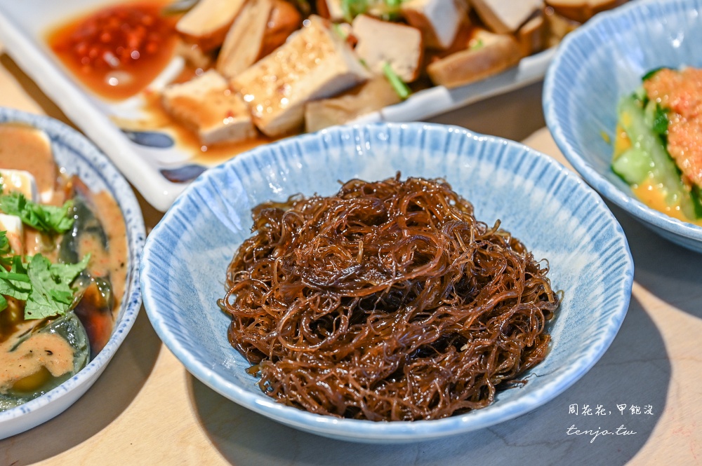 【桃園藝文特區美食】牛山牛肉麵燒肉飯 營業時間未到就大排長龍！清燉牛肉麵超好吃推薦