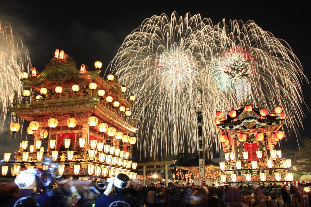 搭乘最美的西武特急列車「La view」  一睹日本三大曳山祭「秩父夜祭」的華麗盛會 @去旅行新聞網