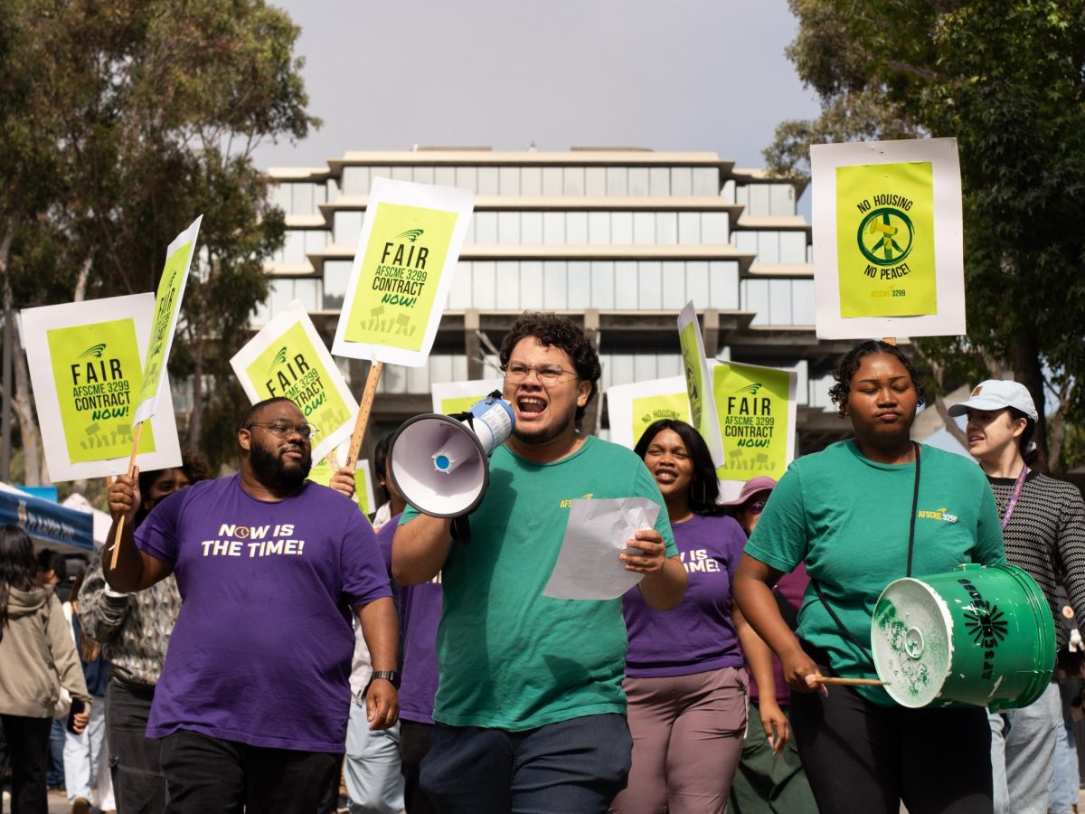 AFSCME 3299 holds informational picket line for contract negotiation, announces strike vote