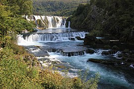 Cascade Štrbački buk sur la rivière Una.