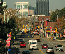 خیابان بانک heading north through the Glebe