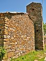 Mosquée aux pierres massives.