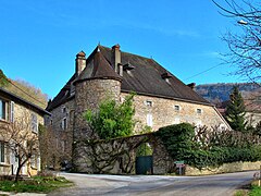 Le château Mirabeau.