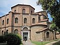 Fotografia de la Basilica Sant Vital de Ravena, exemple de plan octogonau bizantin.