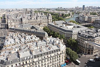 L'Hôtel de Ville et la Seine, depuis le sommet de la tour Saint-Jacques.