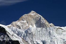 Vue de la face sud-ouest du Makalu.