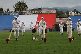 Cor des Alpes de la fanfare du 27e bataillon de Chasseurs alpins d'Annecy lors du festival de musiques militaires de Nice, France (2007).