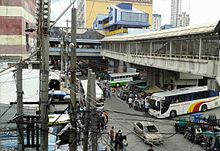 Elevated pedestrian walkway