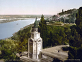 Autre monument commémorant le baptême de la Rus' , le monument à saint Vladimir construit un demi-siècle plus tard, en 1853.