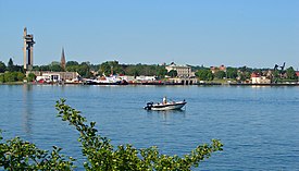 從聖瑪麗河（英语：St. Marys River (Michigan–Ontario)）北岸（加拿大）望向蘇聖瑪麗