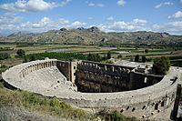 Aspendo en Antalya ten un dos teatros mellor conservados do mundo romano, construído baixo o emperador Antonino Pío