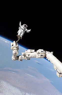 Astronaut Steve Robinson on a spacewalk, August 2005